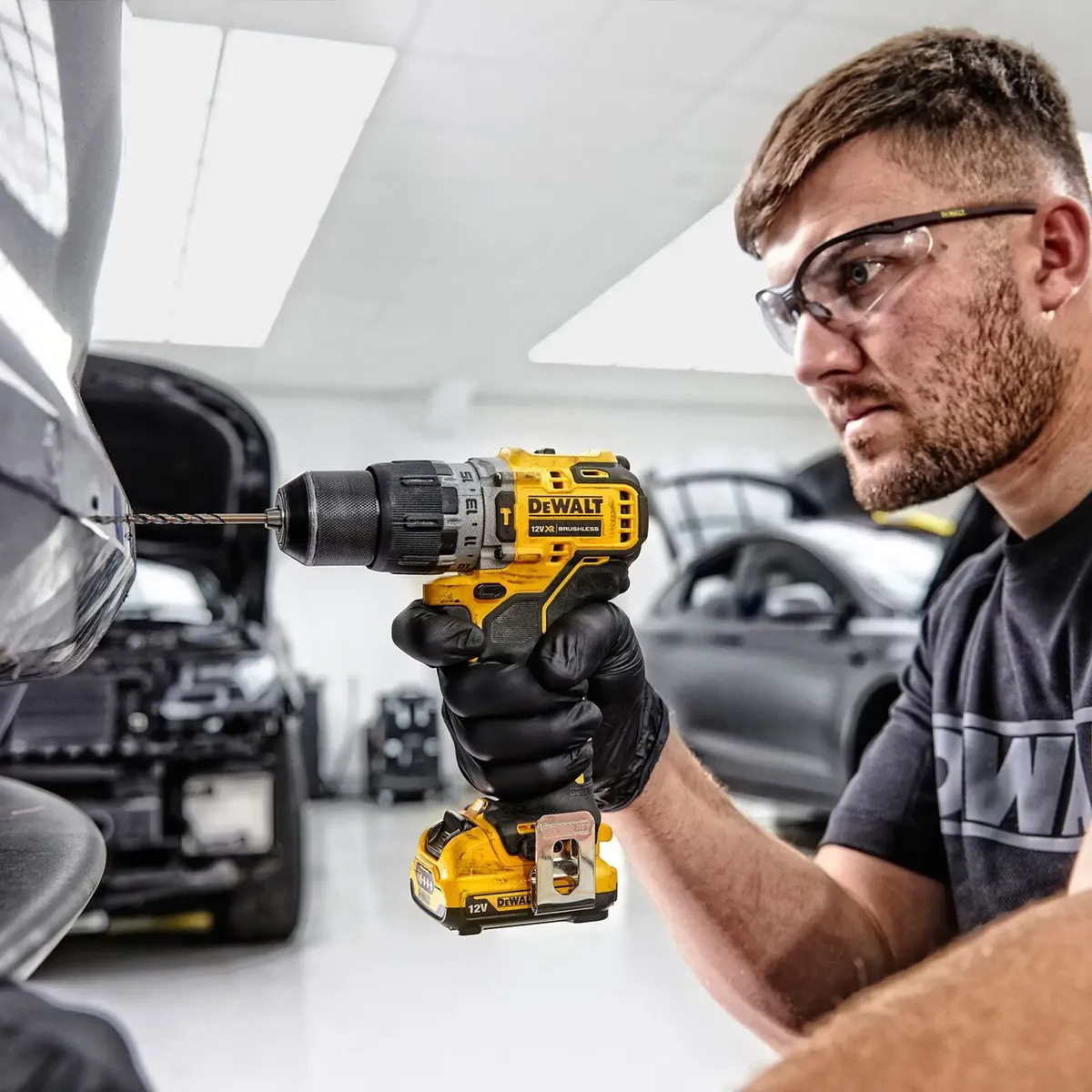 Kit Taladro Percutor + Atornillador 12v Dewalt Dck225f2-b2 - Imagen 2